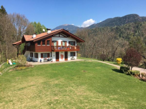 Гостиница Green Valley Altopiano di Pinè  Монтаньа